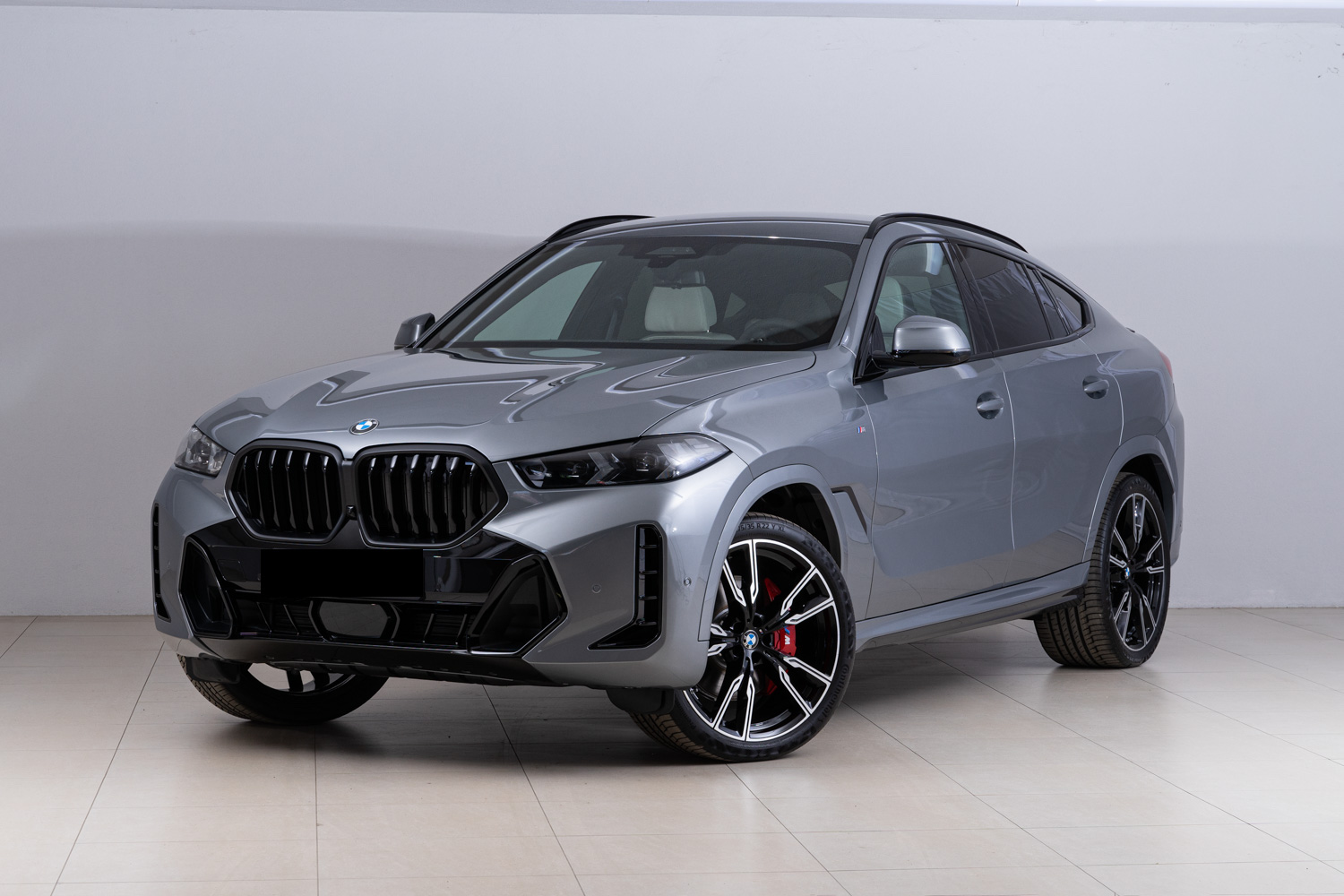 BMW X6 30d xDrive Mpaket | facelift | skladem | nové české auto | luxusní světlý interiér | super výbava | skvělá cena | ihned k předání | nákup online | AUTOiBUY.com